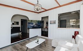 Morden 3 Bedrooms House With Office